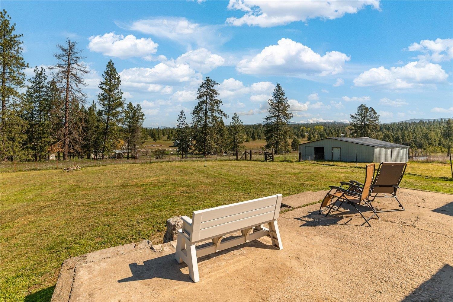 32604 N Elk Chattaroy Rd - Photo 39