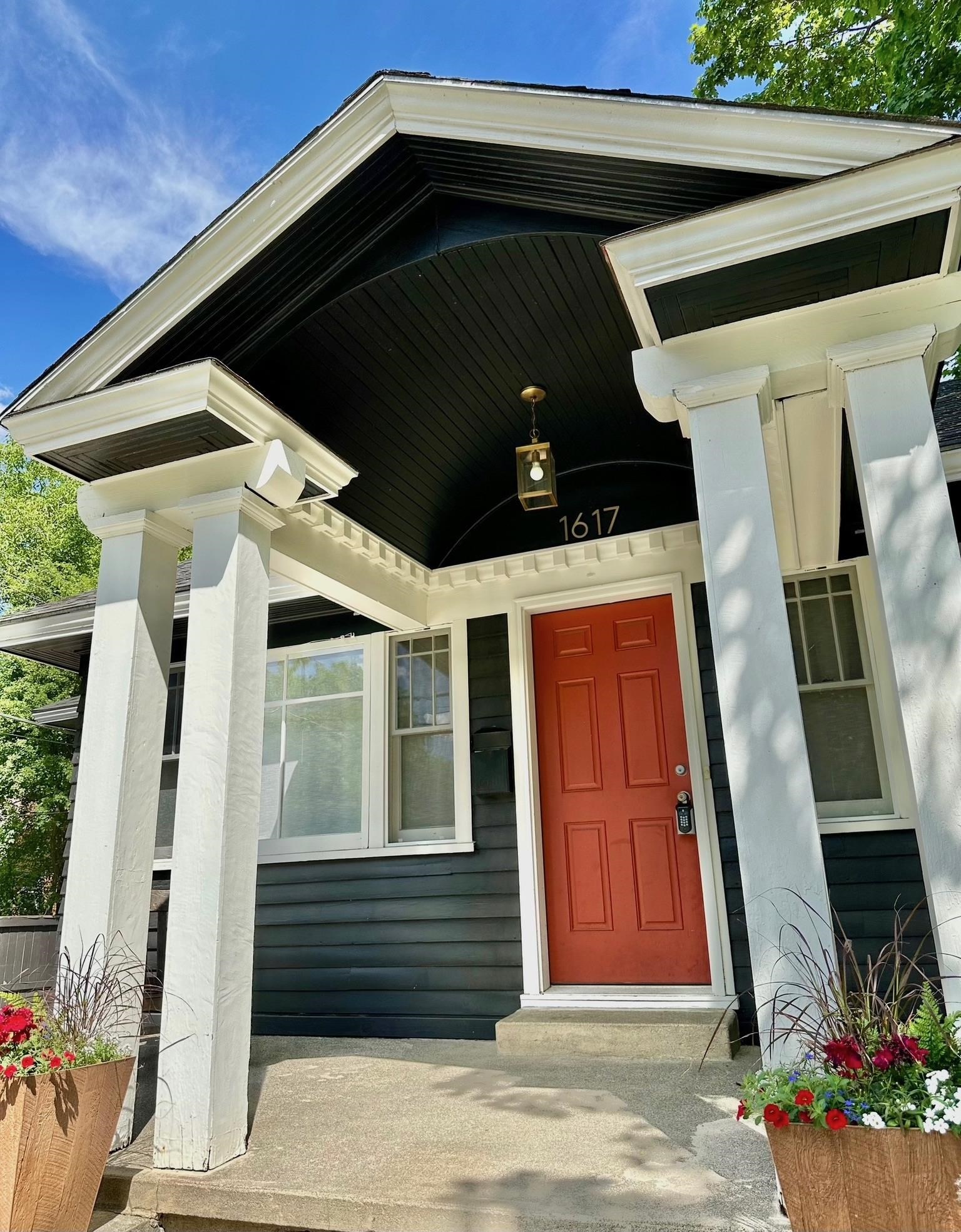 1617 S Bernard St - Photo 3