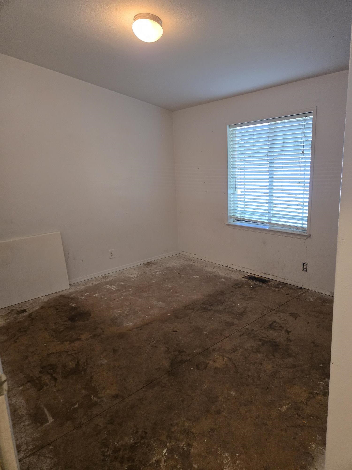 407 E H St - Photo 14