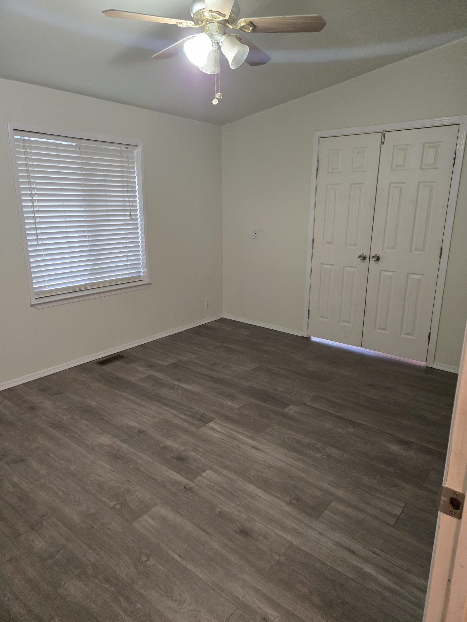 407 E H St - Photo 15