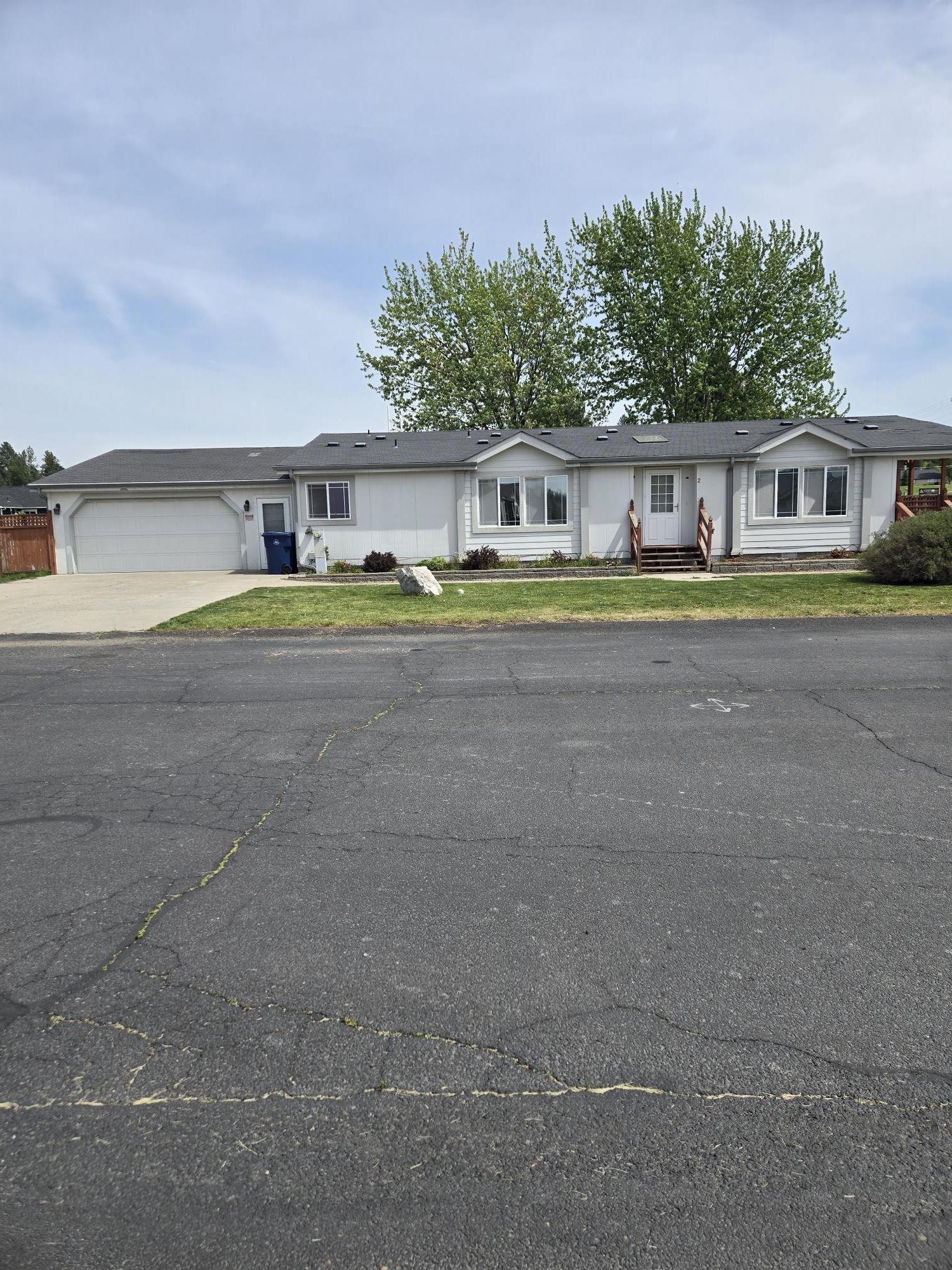 407 E H St - Photo 3