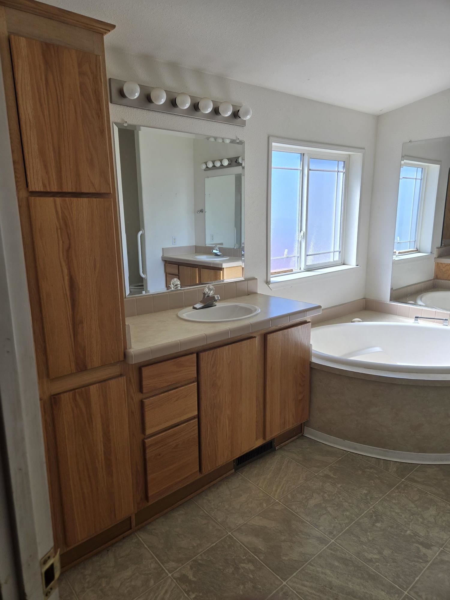 407 E H St - Photo 22