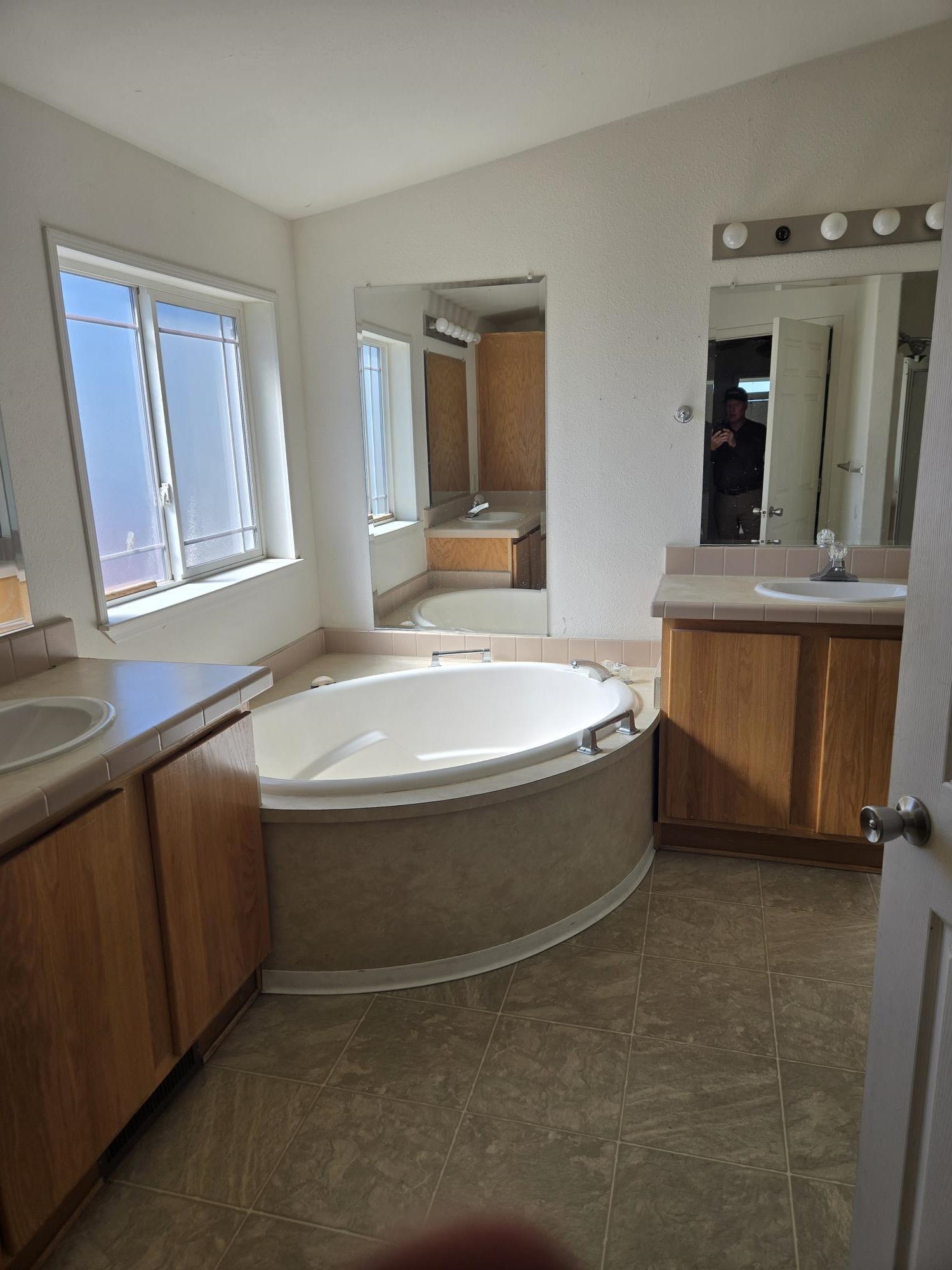 407 E H St - Photo 24