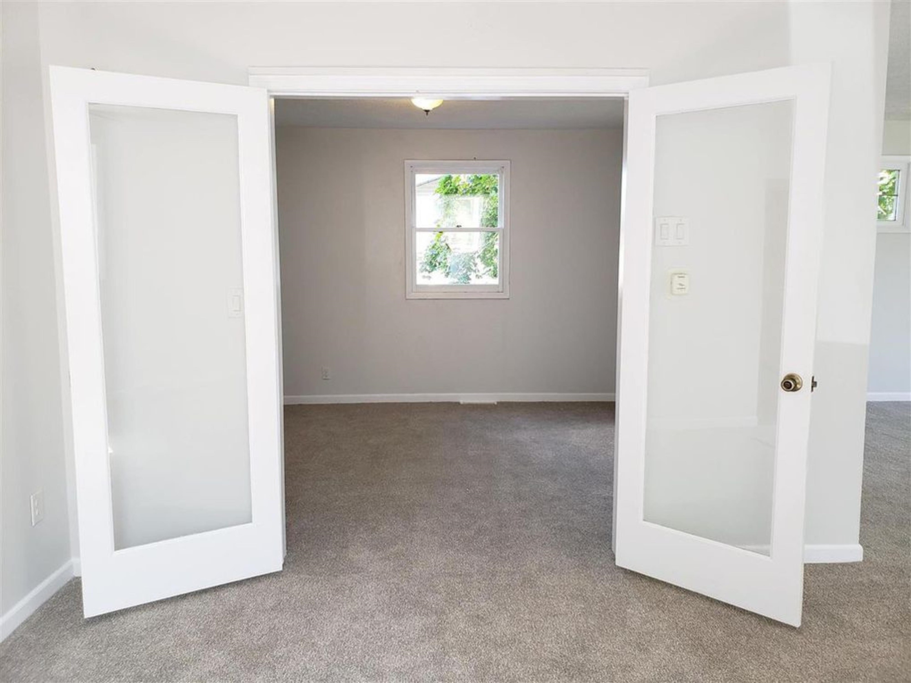 1217 E Indiana Ave - Photo 8