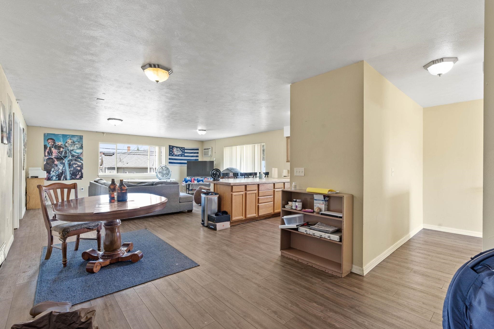 303 E Augusta Ave - Photo 11
