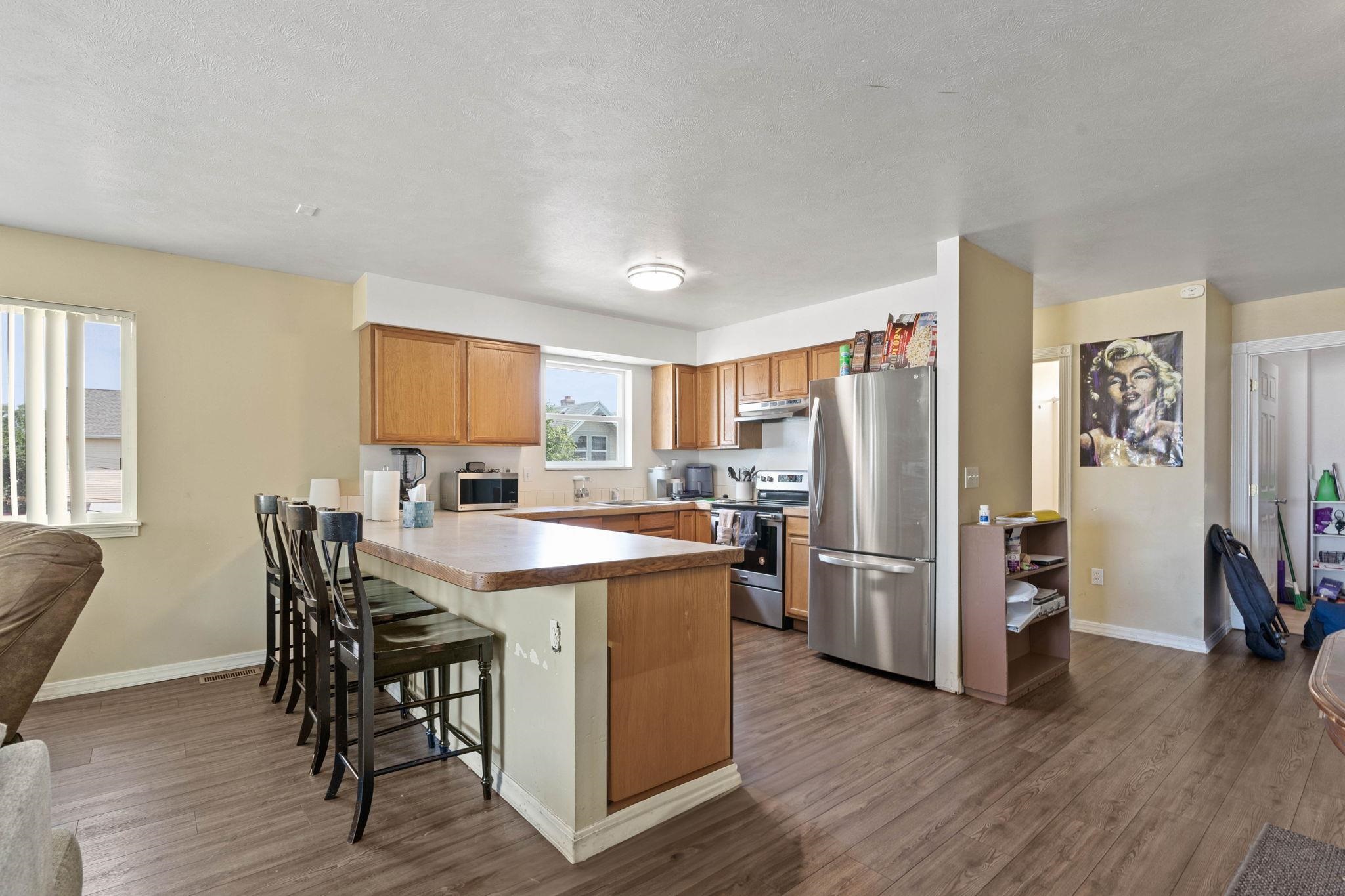 303 E Augusta Ave - Photo 12