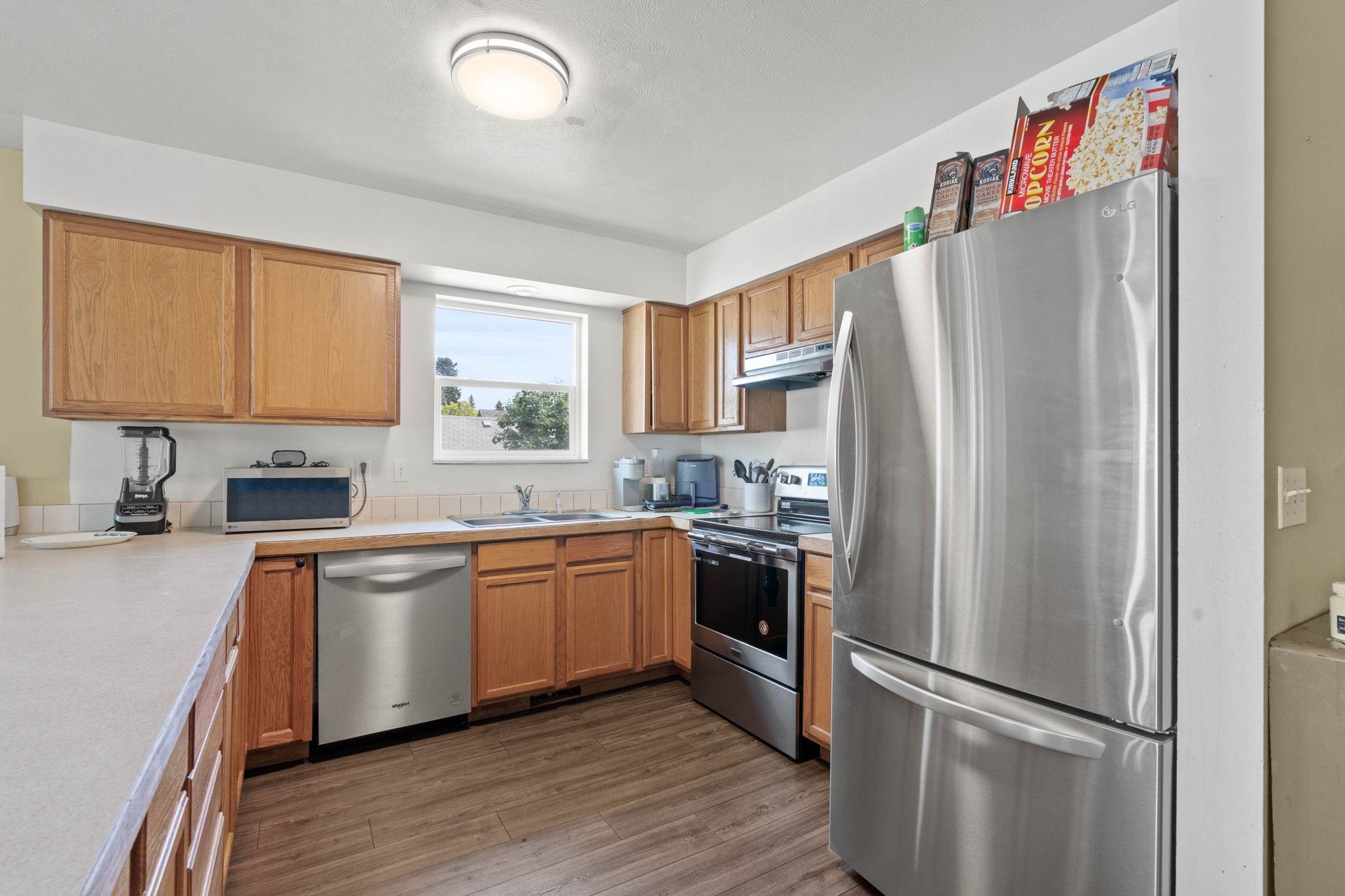 303 E Augusta Ave - Photo 13