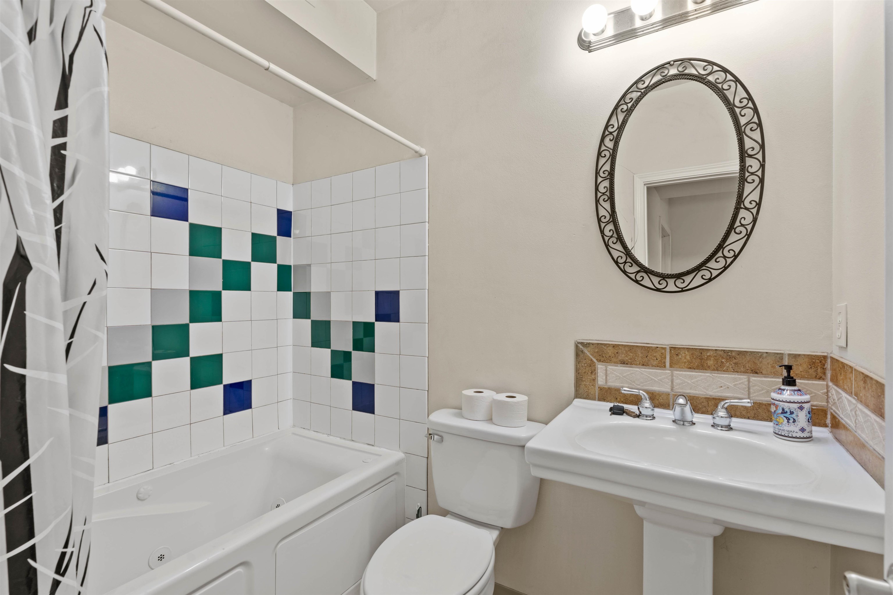 303 E Augusta Ave - Photo 16