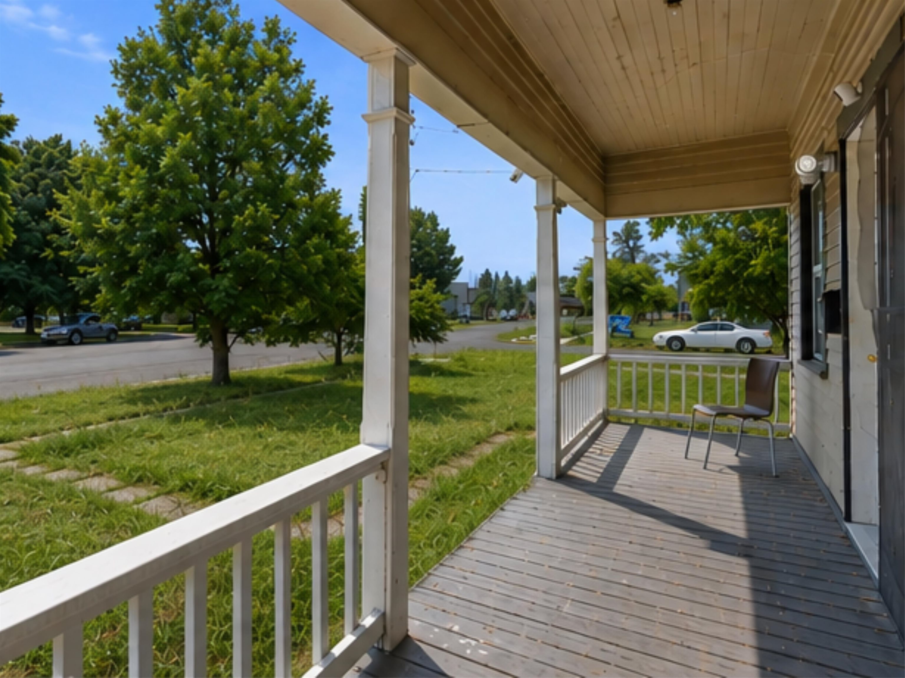 303 E Augusta Ave - Photo 3
