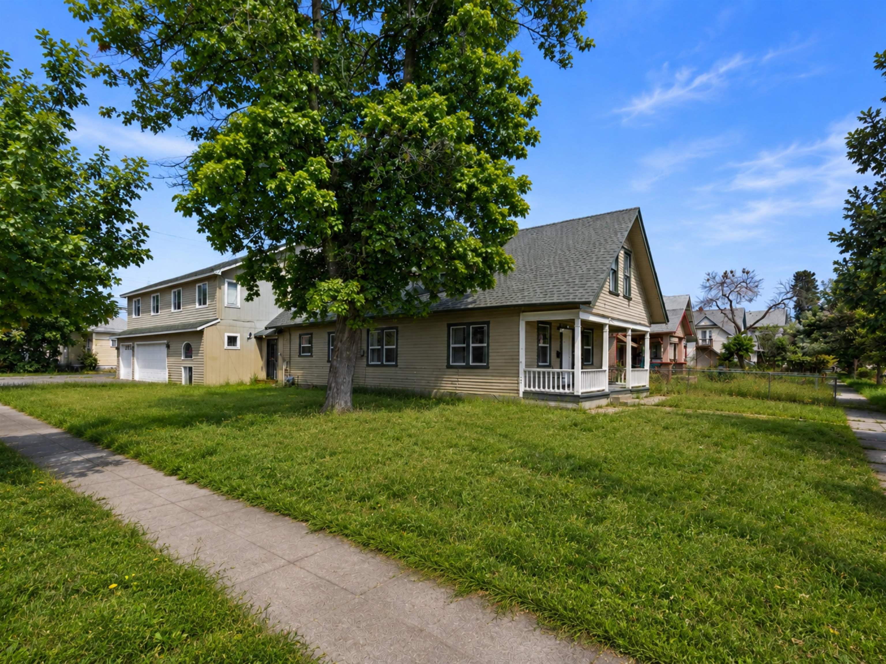 303 E Augusta Ave - Photo 4