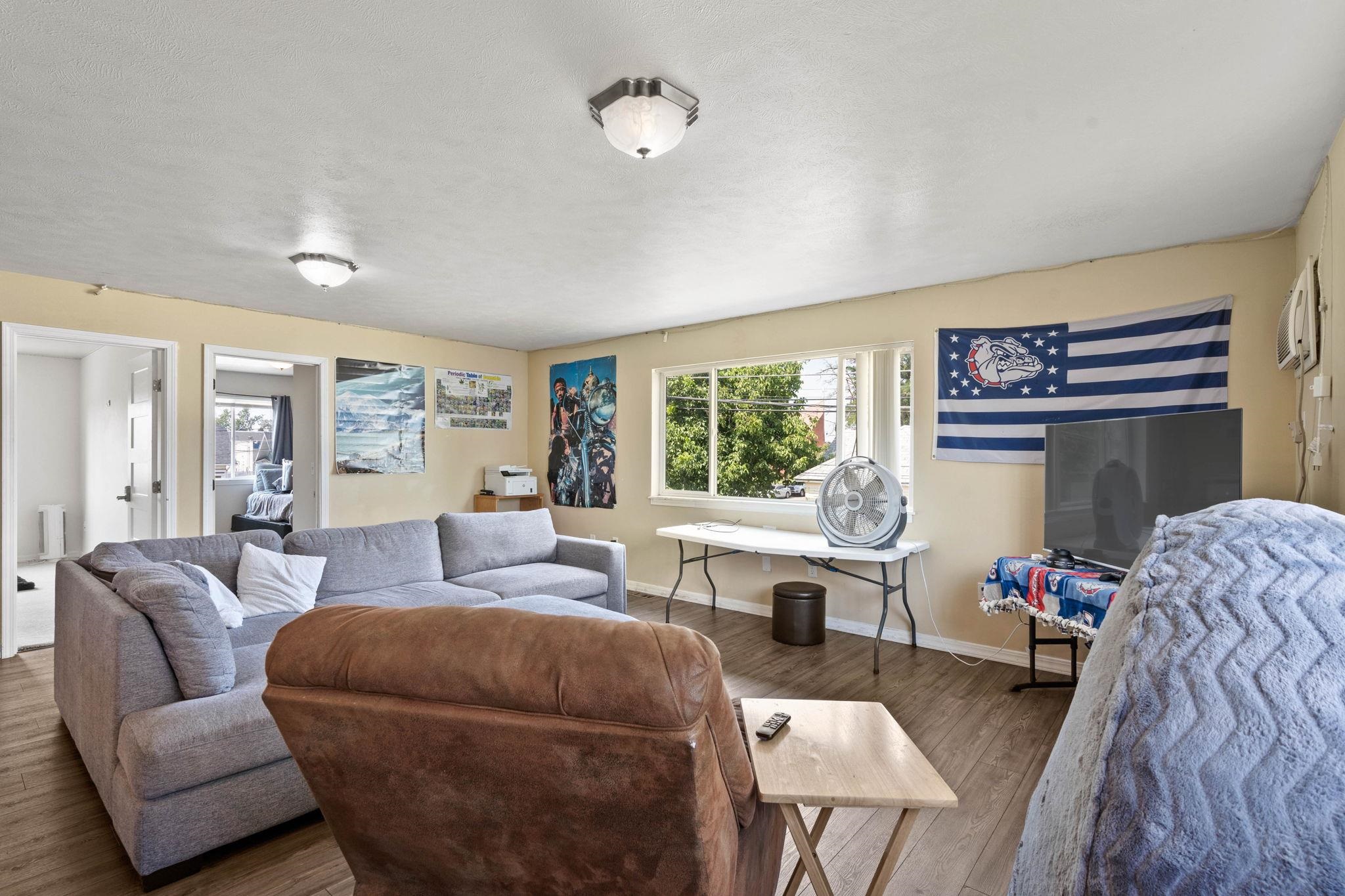 303 E Augusta Ave - Photo 9