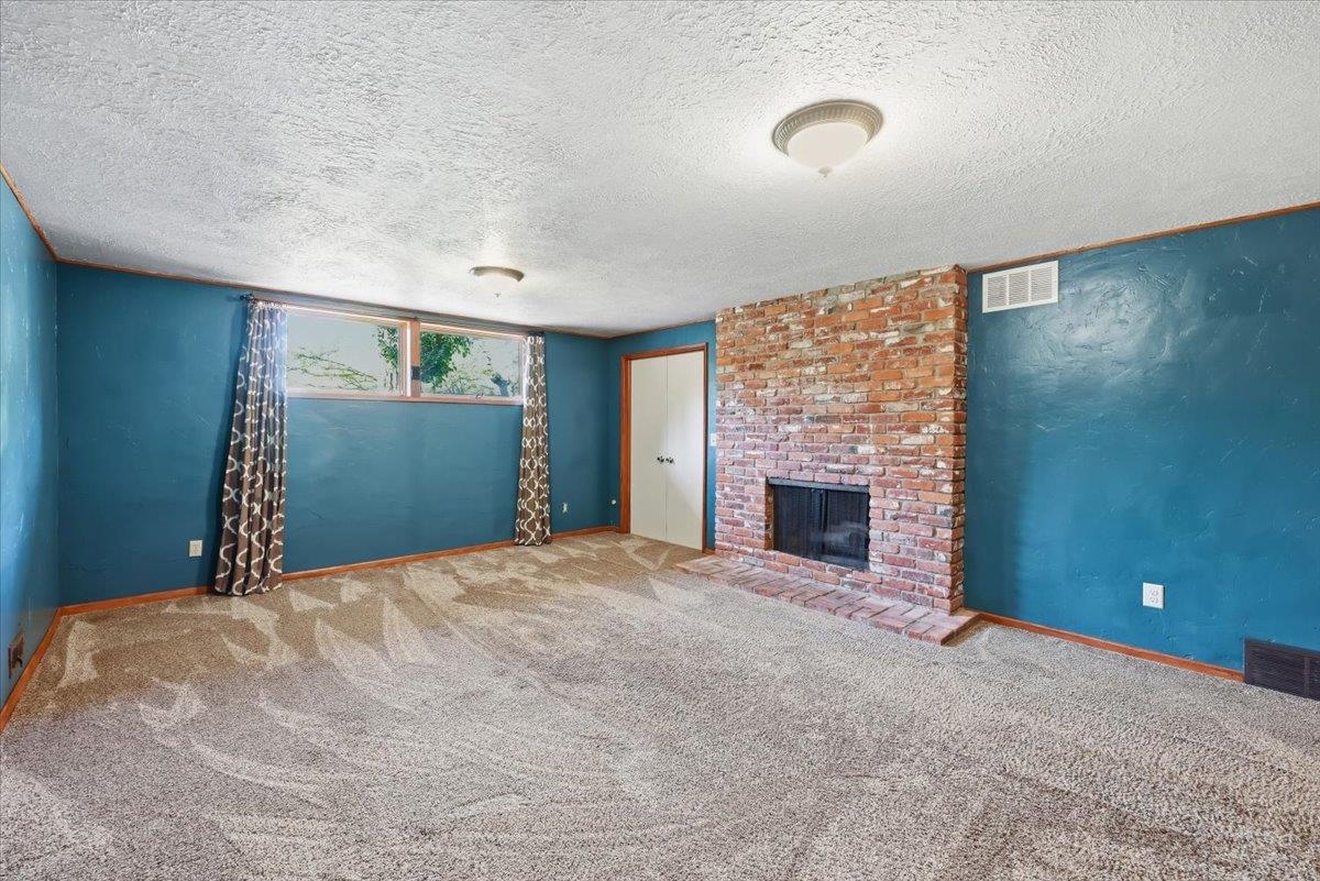 2620 E 40th Ave - Photo 17
