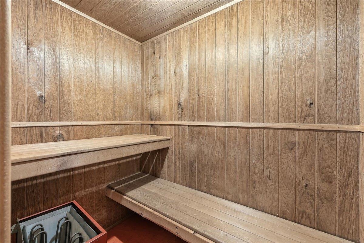2620 E 40th Ave - Photo 23