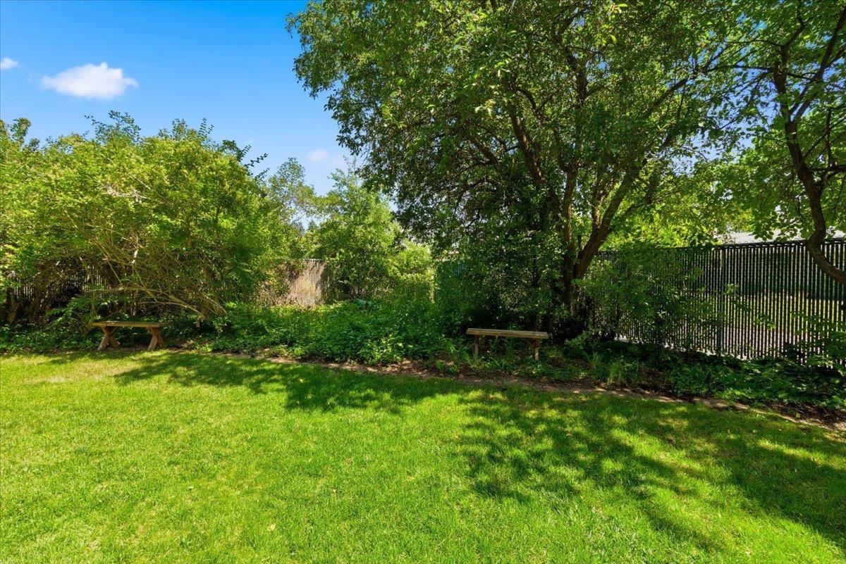 2620 E 40th Ave - Photo 28