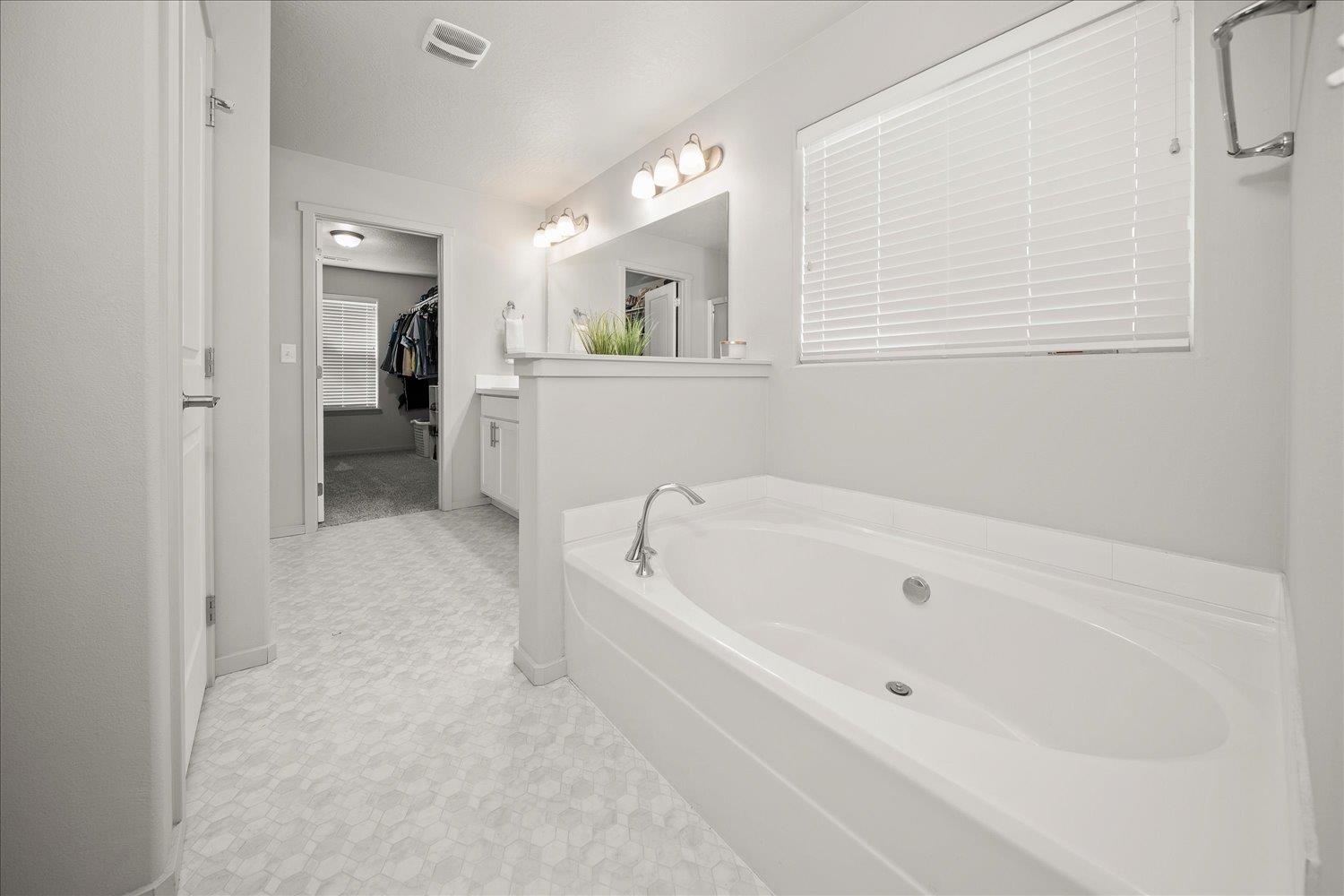13106 W Pacific Ave - Photo 29