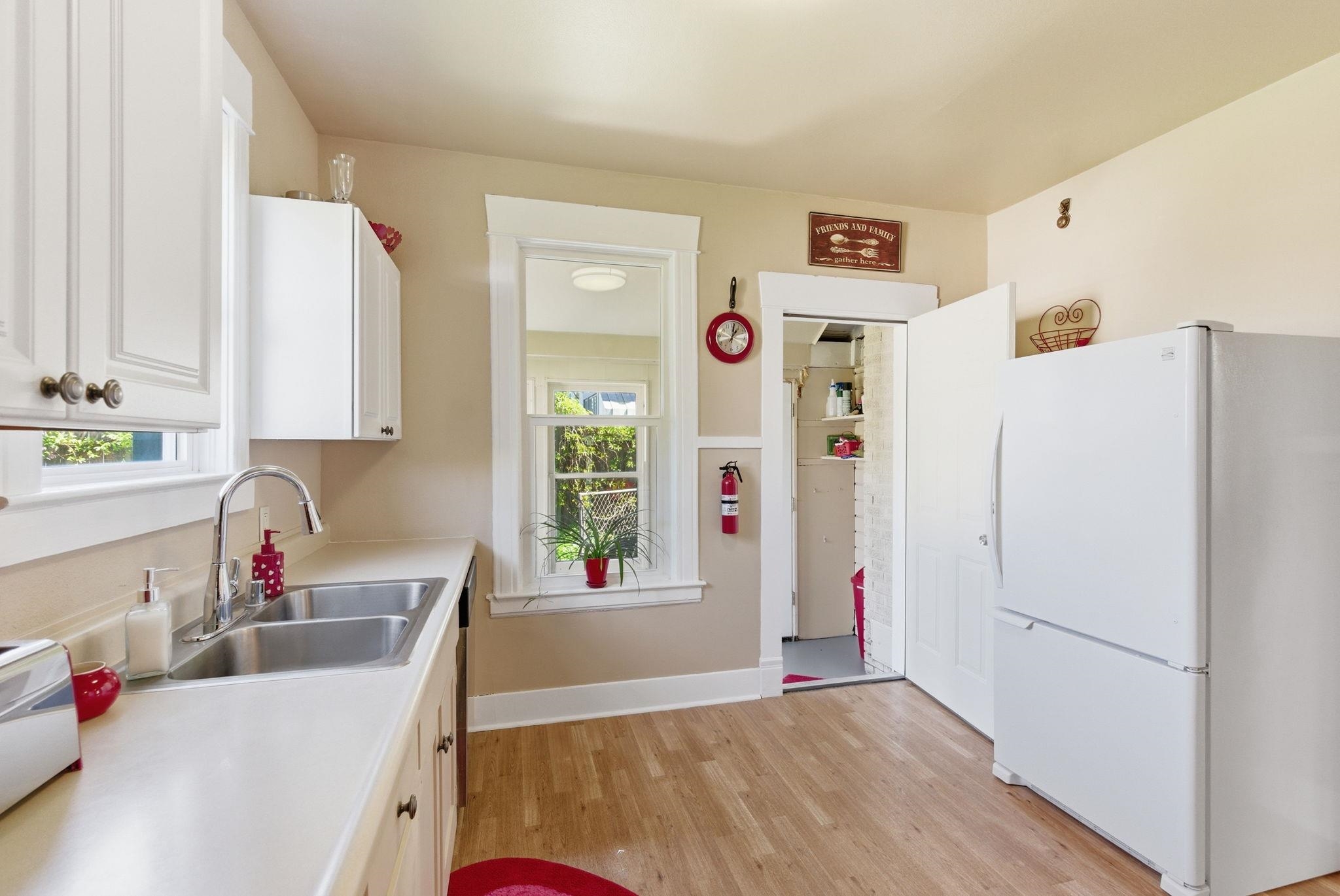 1802 W Dean Ave - Photo 11