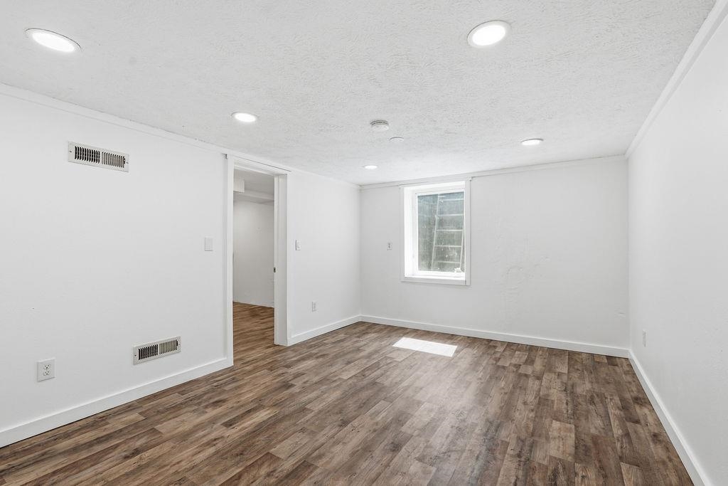 6014 N Oak St - Photo 18