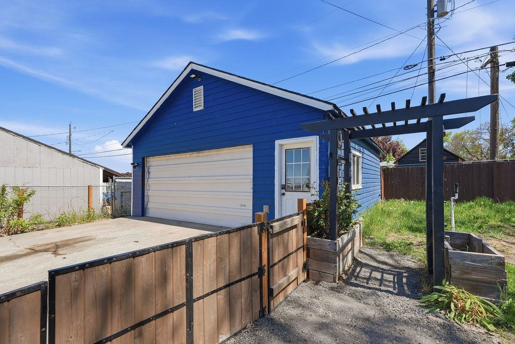 6014 N Oak St - Photo 31