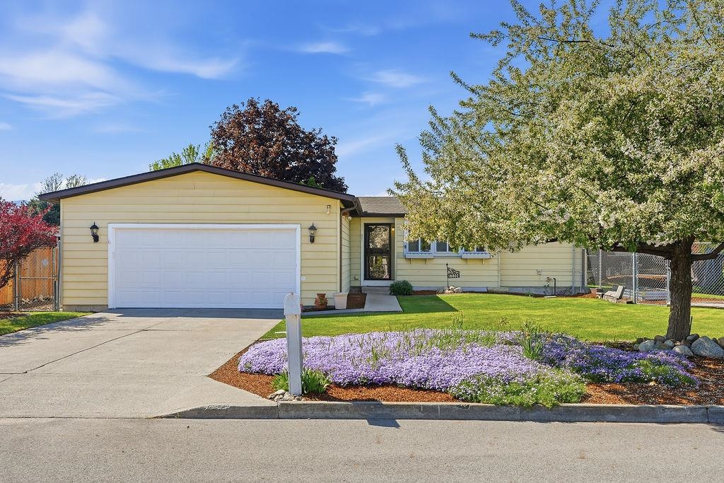 18802 E Fairview Ct - Photo 1