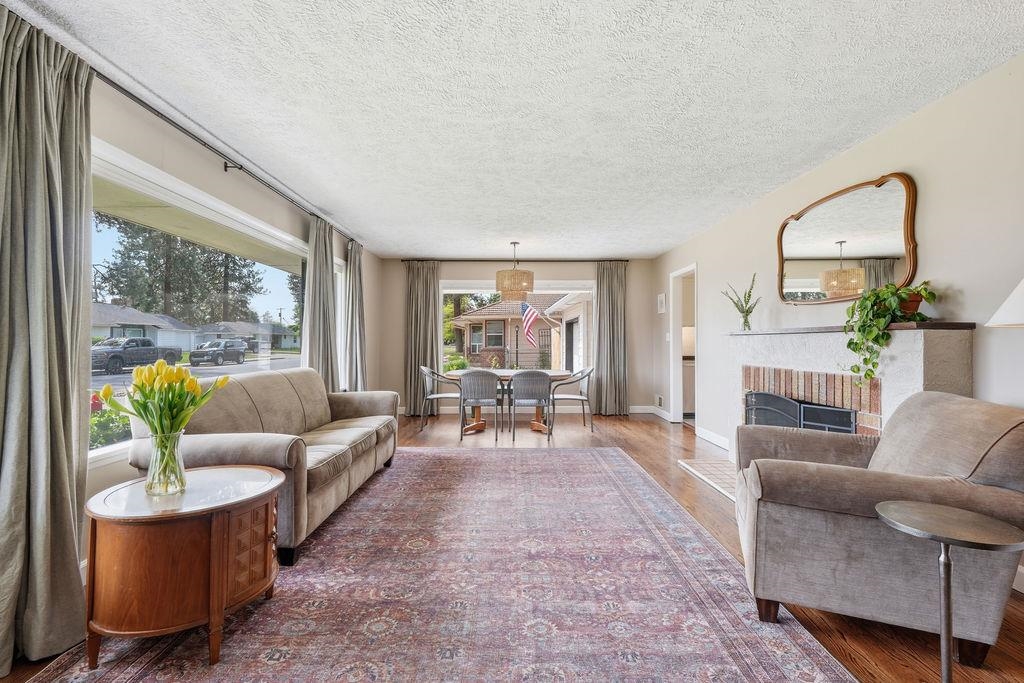 208 W Joseph Ave - Photo 4