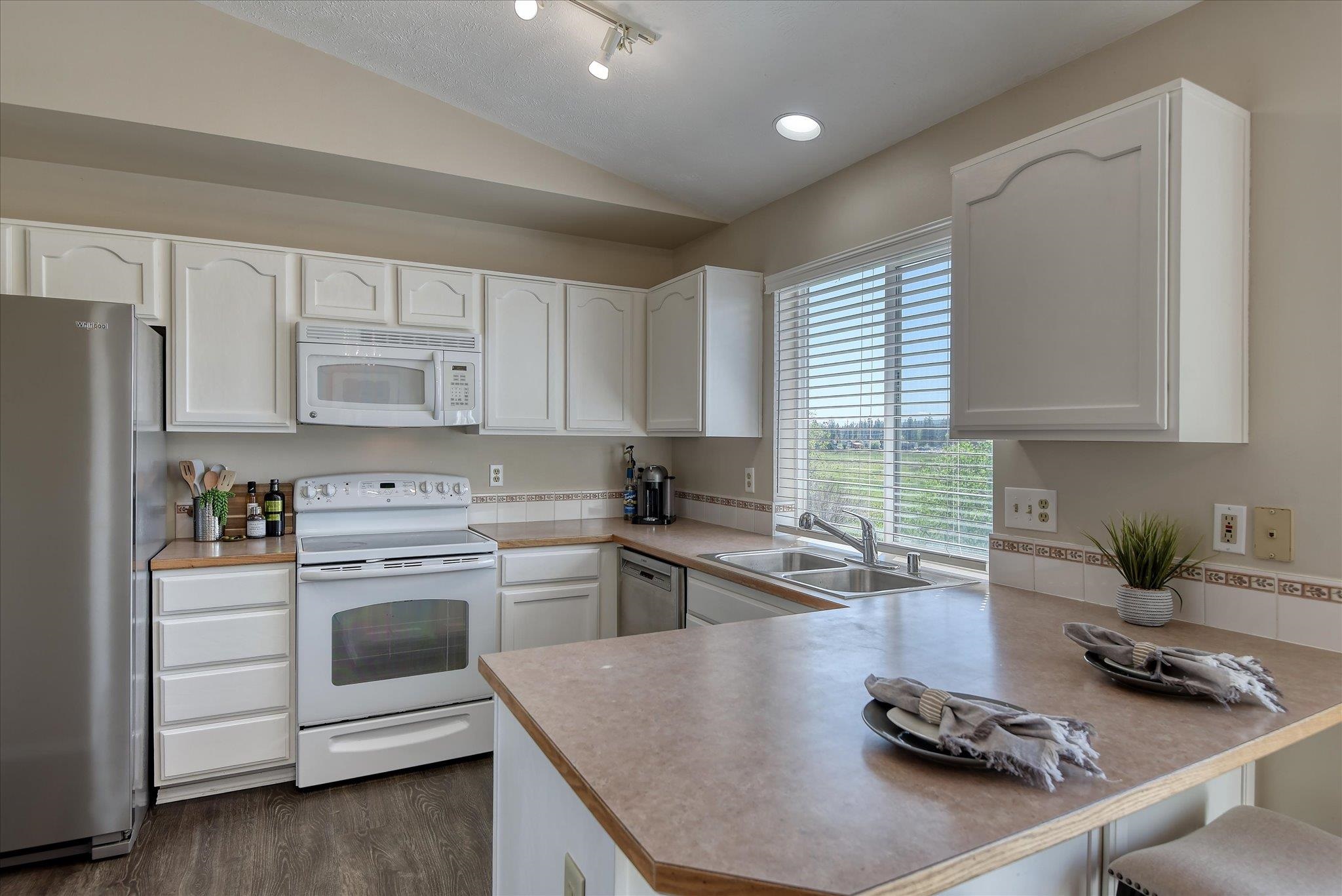 1019 N Stanley St - Photo 9