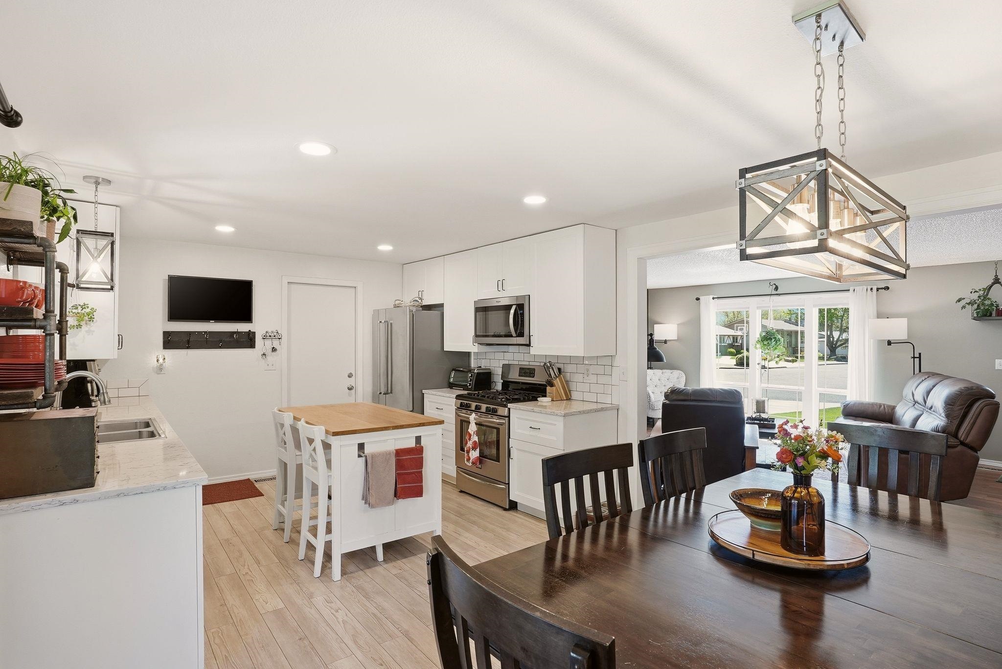 11113 E 38TH Ave - Photo 8