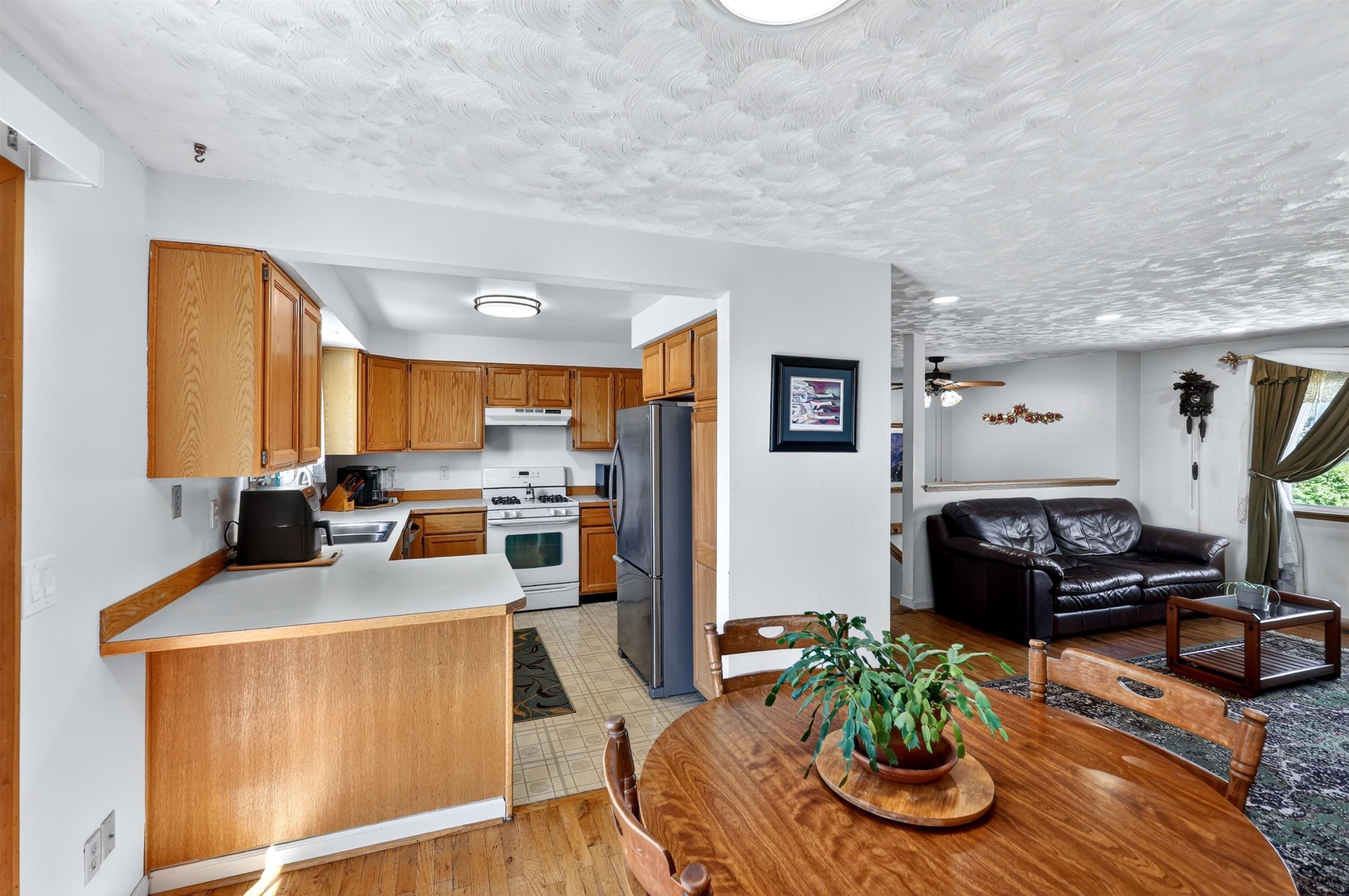 809 Villard St - Photo 14