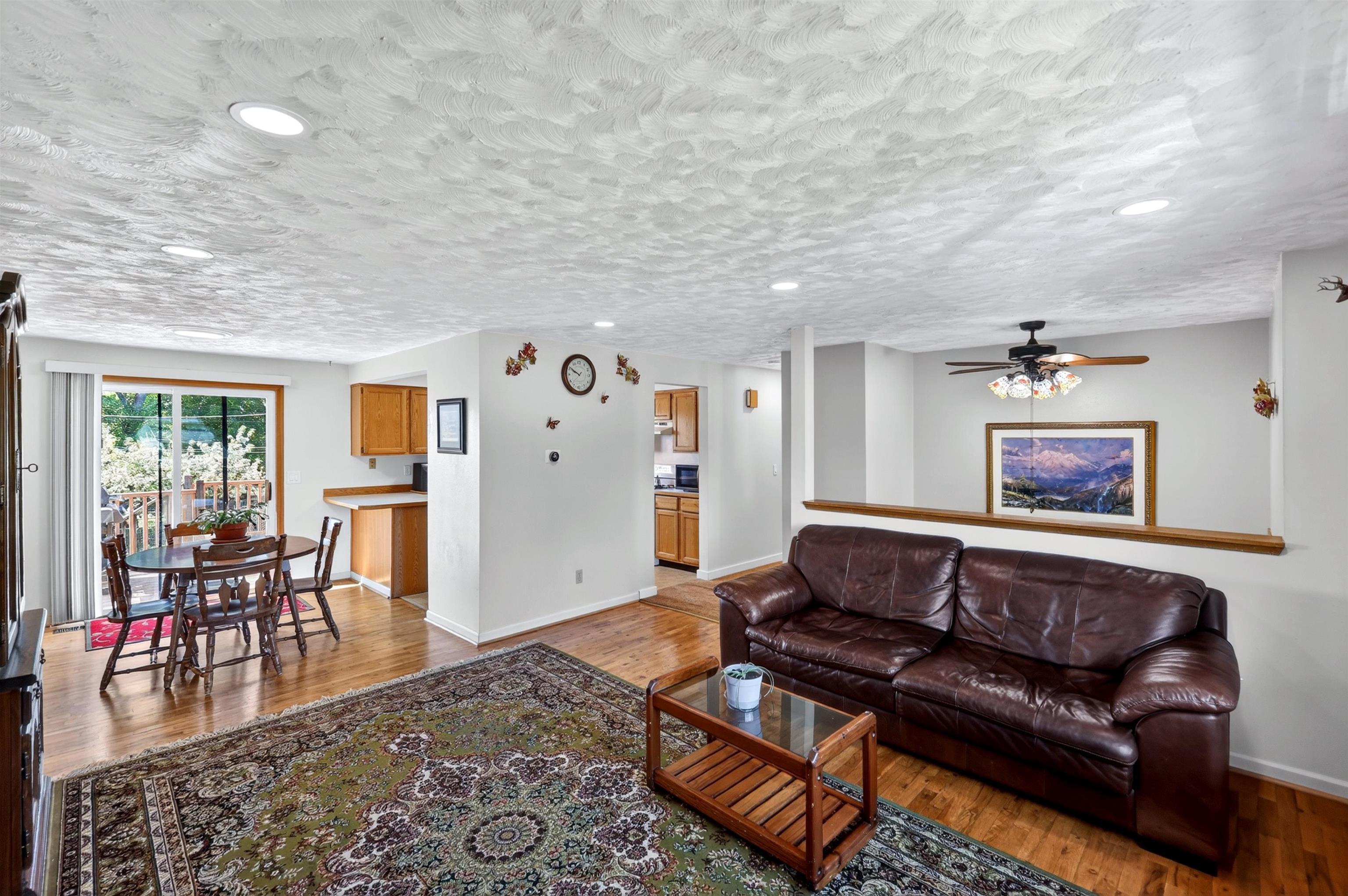 809 Villard St - Photo 10