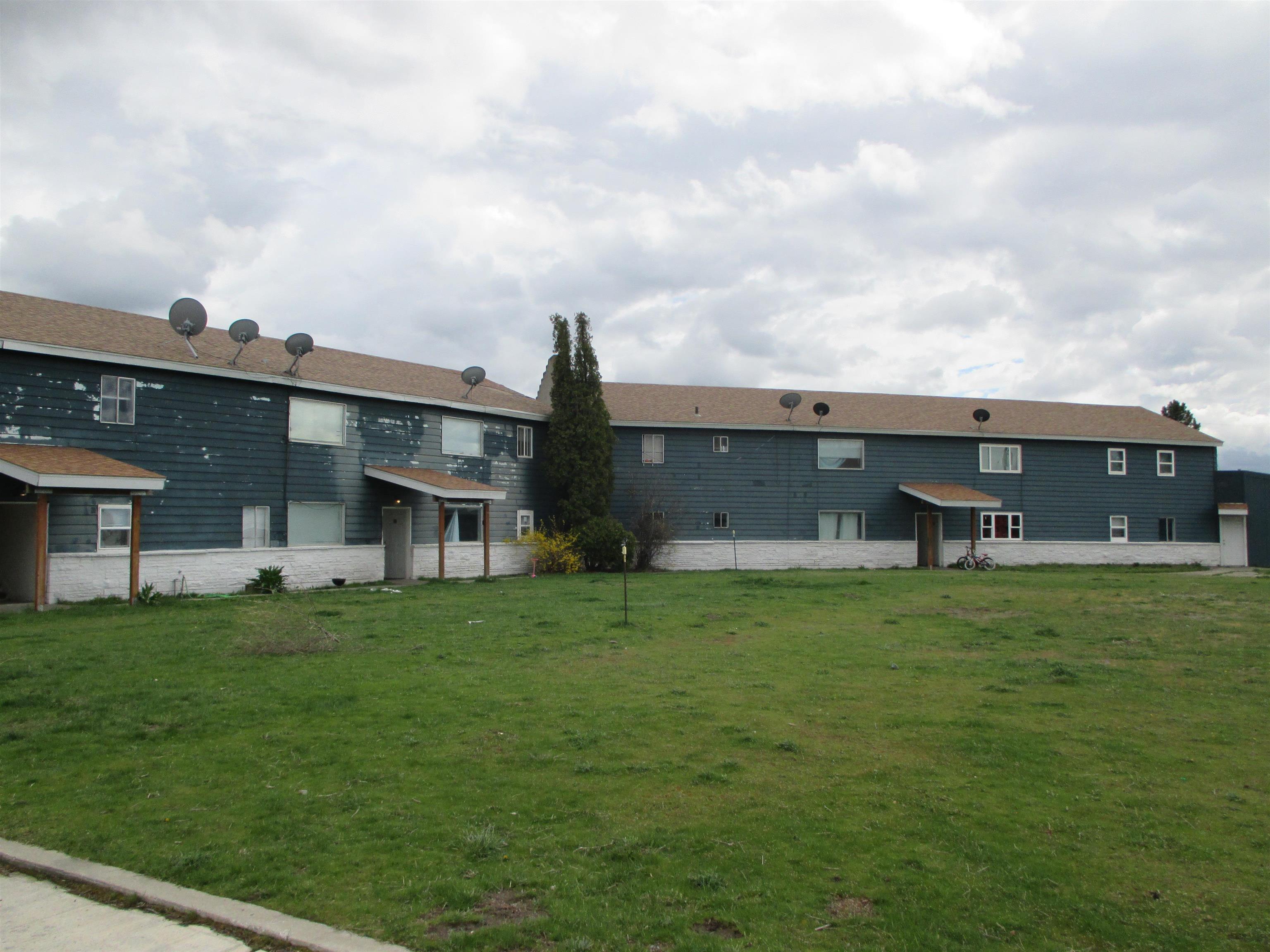 7723 W Sunset Hwy - Photo 1