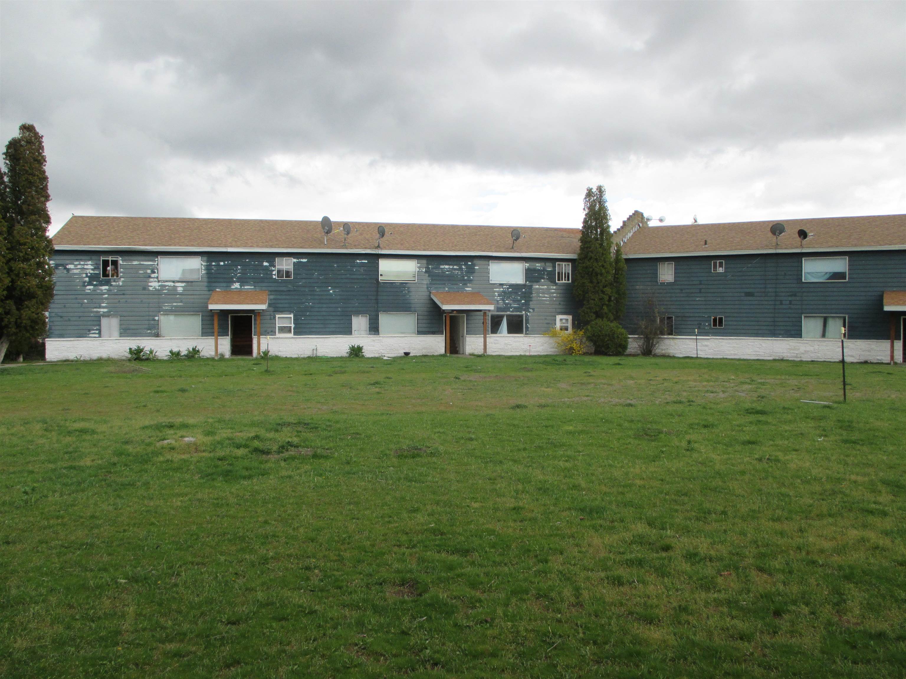 7723 W Sunset Hwy - Photo 2