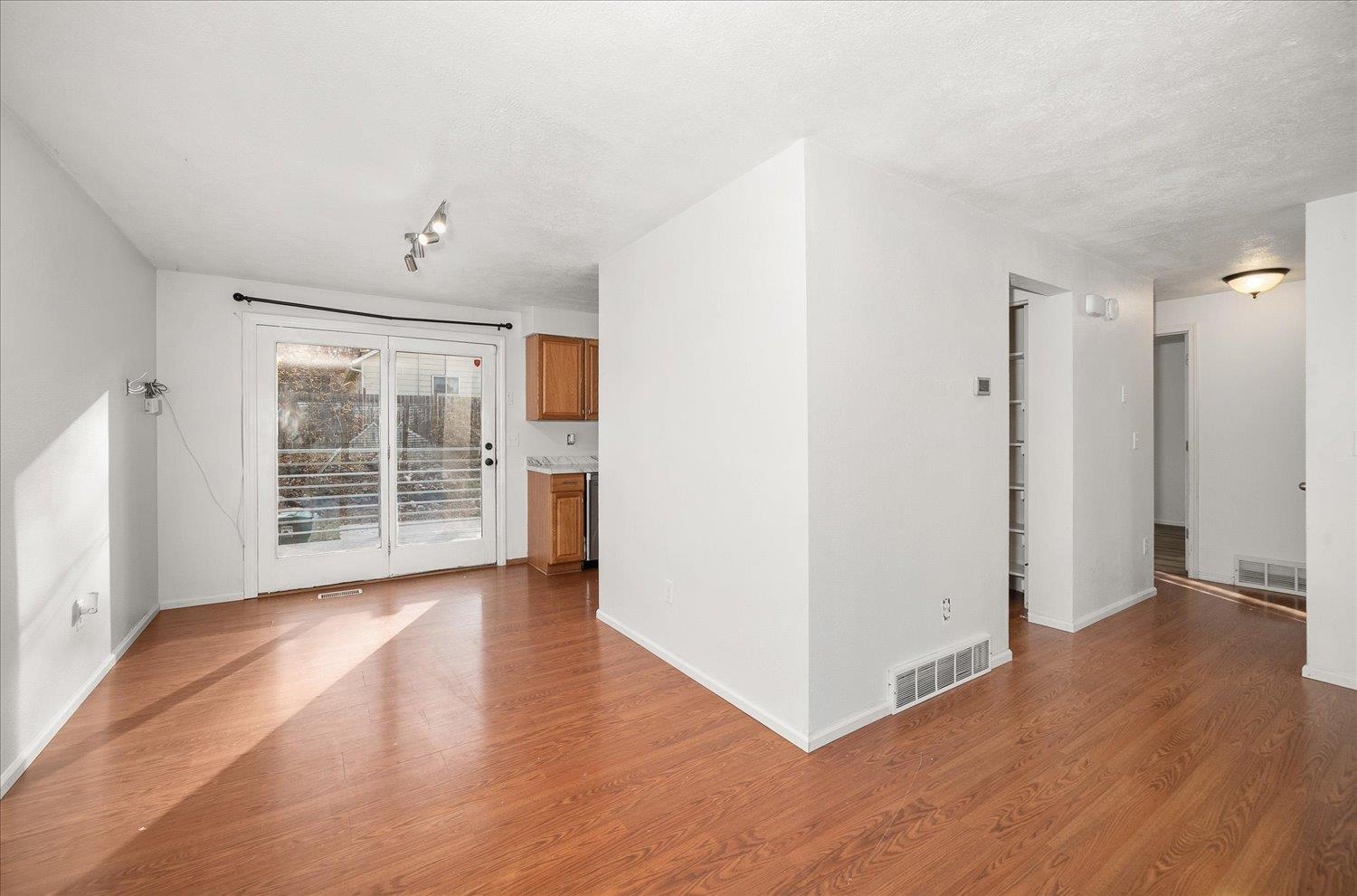 3828 E 8th Ave - Photo 11
