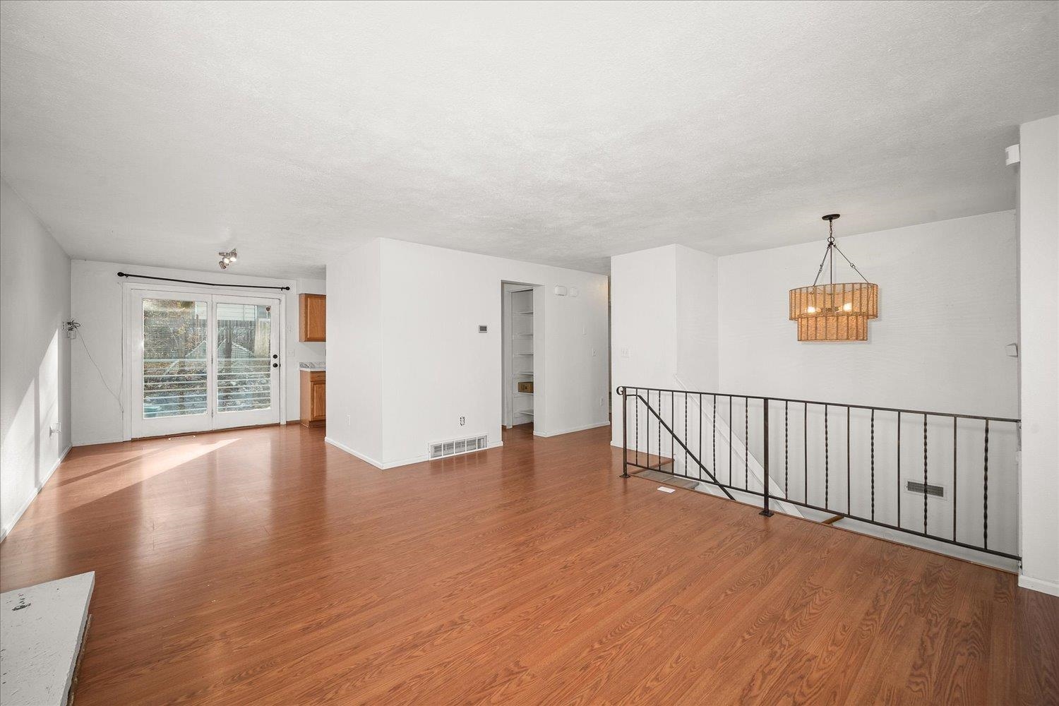 3828 E 8th Ave - Photo 10