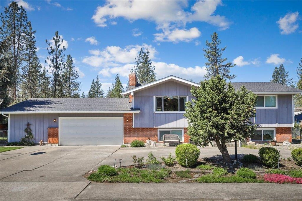 6425 N Catherine St - Photo 2