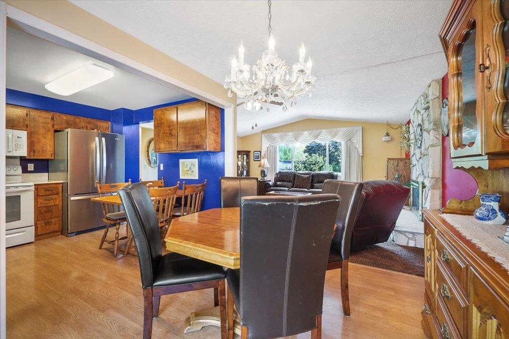 6425 N Catherine St - Photo 11