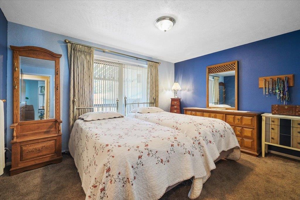6425 N Catherine St - Photo 14
