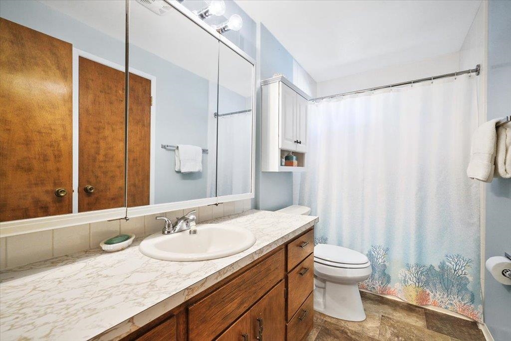 6425 N Catherine St - Photo 16