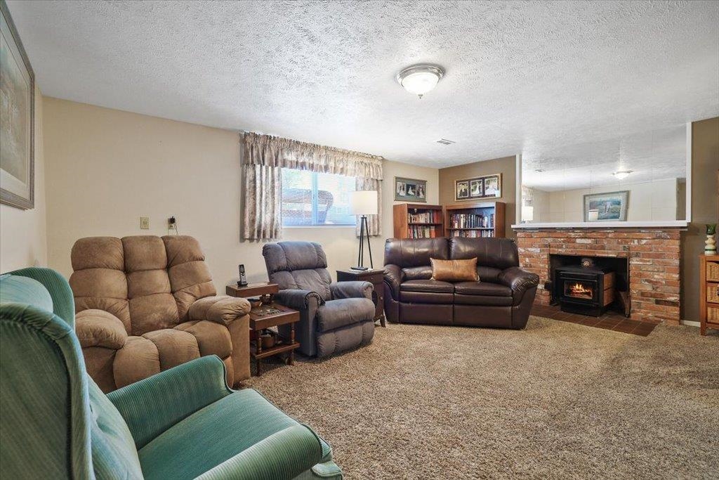 6425 N Catherine St - Photo 20