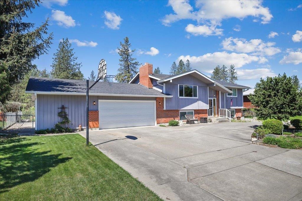 6425 N Catherine St - Photo 3