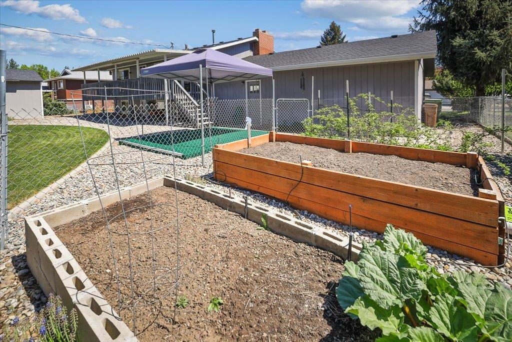 6425 N Catherine St - Photo 29