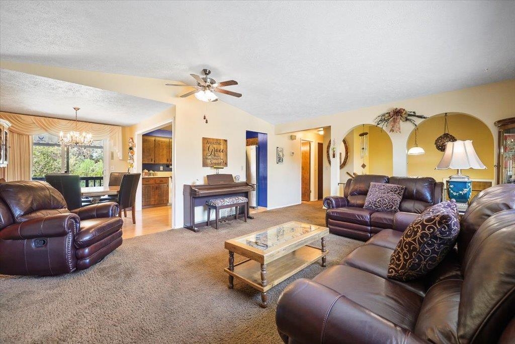 6425 N Catherine St - Photo 9