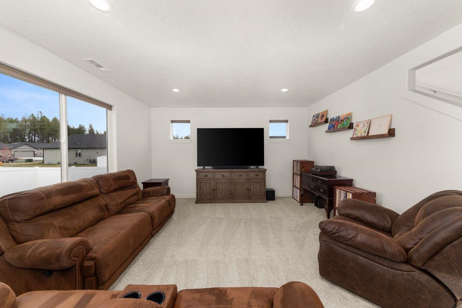 8606 W JONATHON Ct - Photo 3