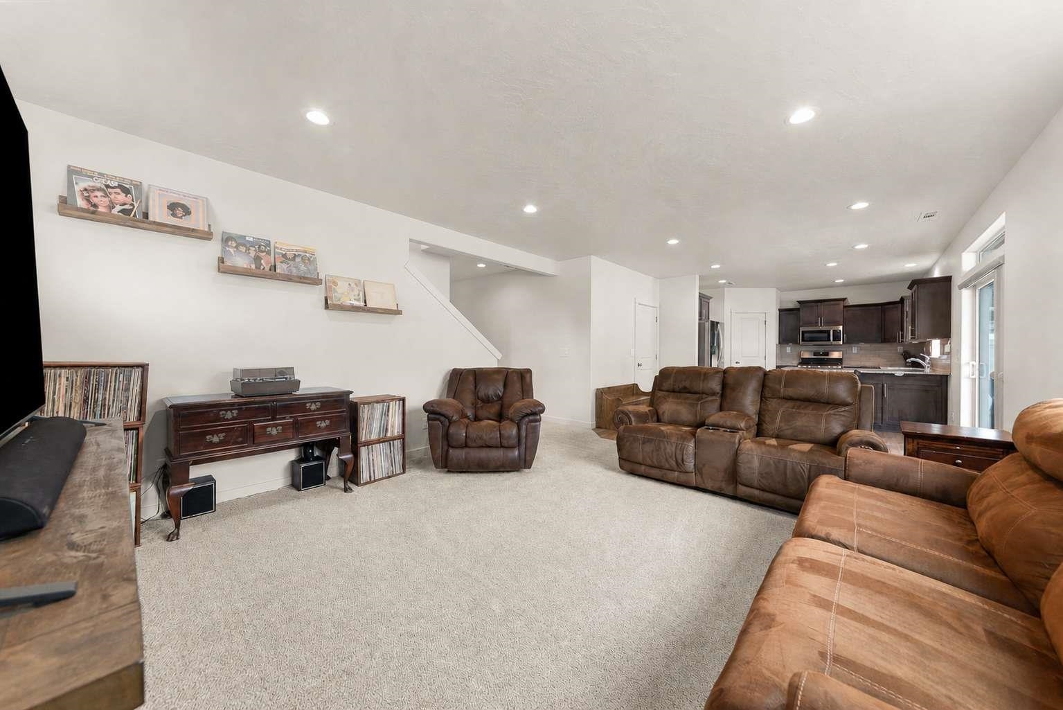 8606 W JONATHON Ct - Photo 4