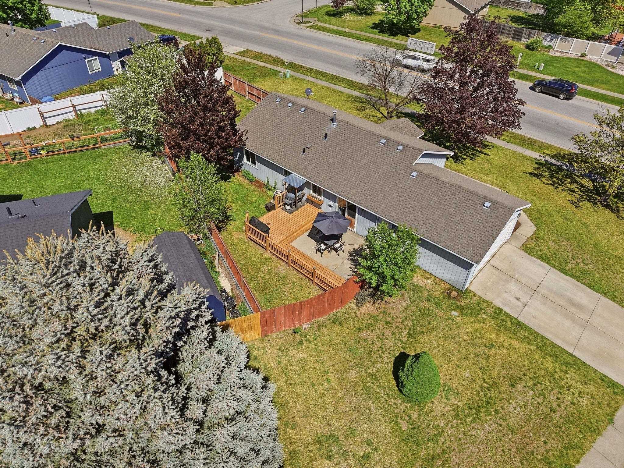 1629 E 2nd St - Photo 21
