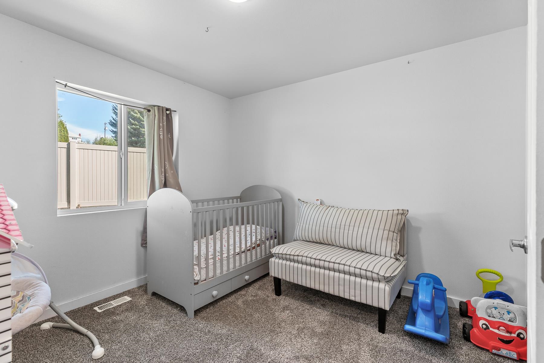 166 N Stringham Rd - Photo 16