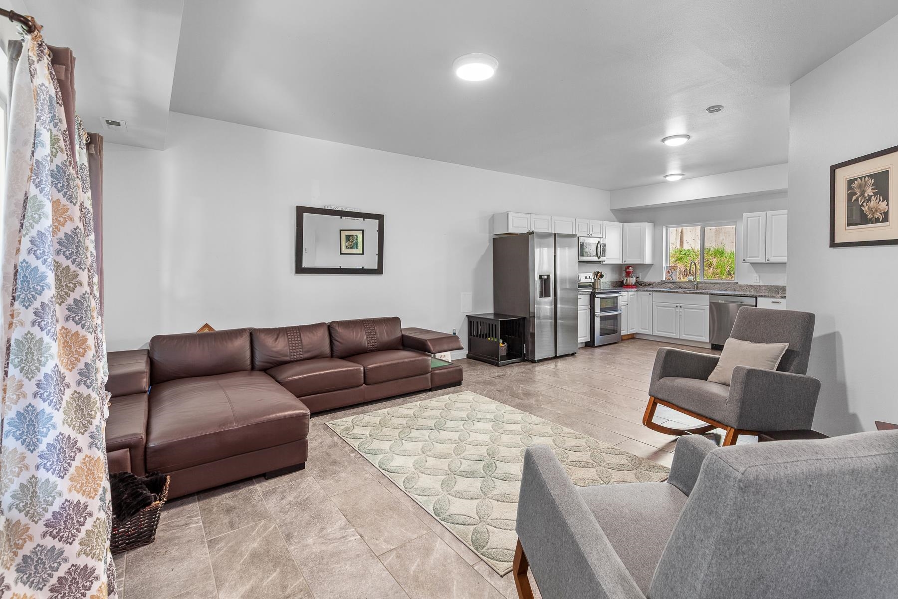 166 N Stringham Rd - Photo 3