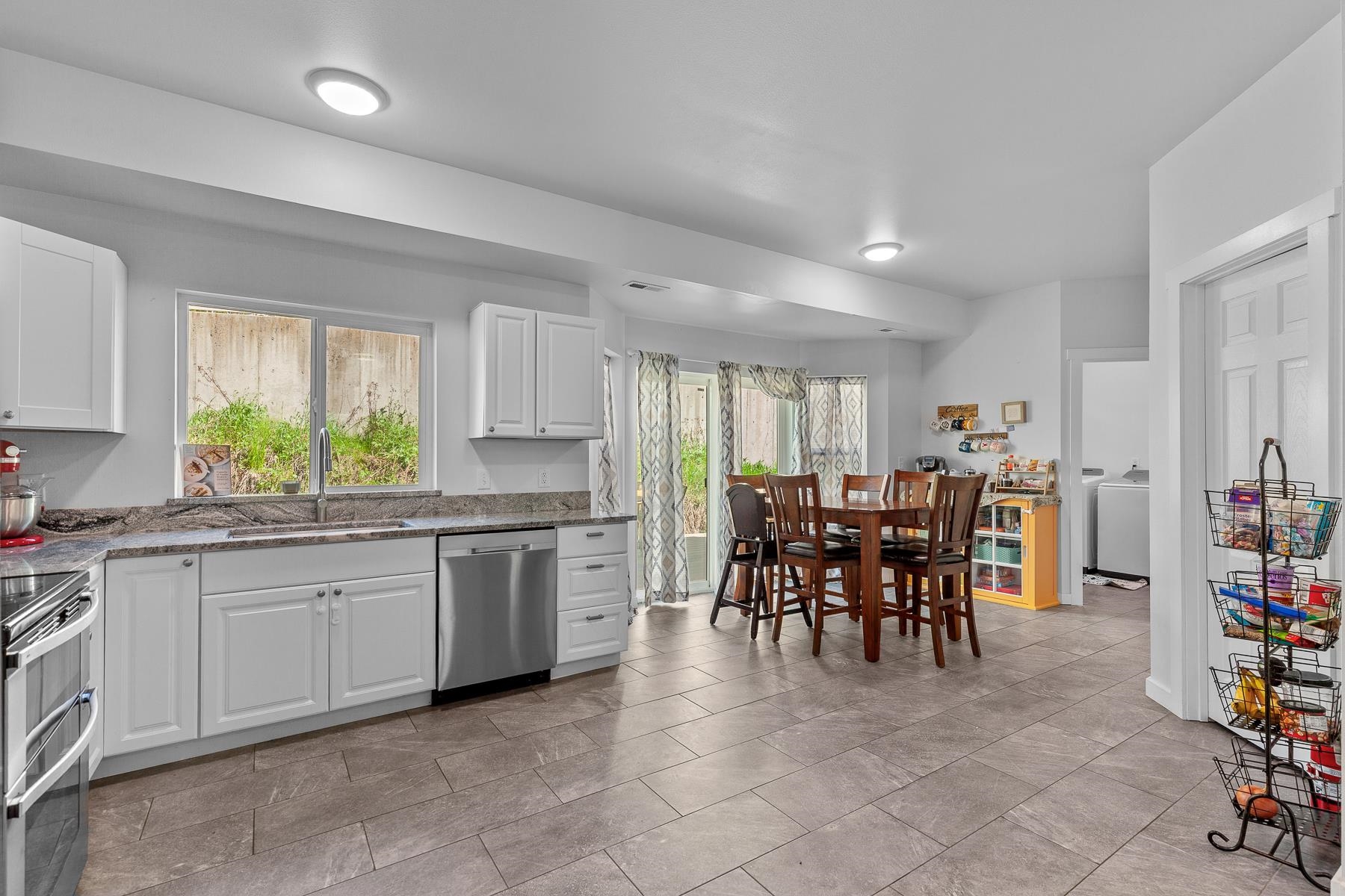 166 N Stringham Rd - Photo 8