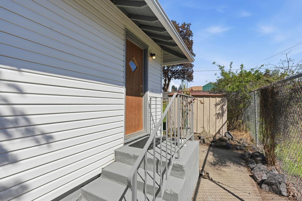 3817 E Cleveland Ave - Photo 32