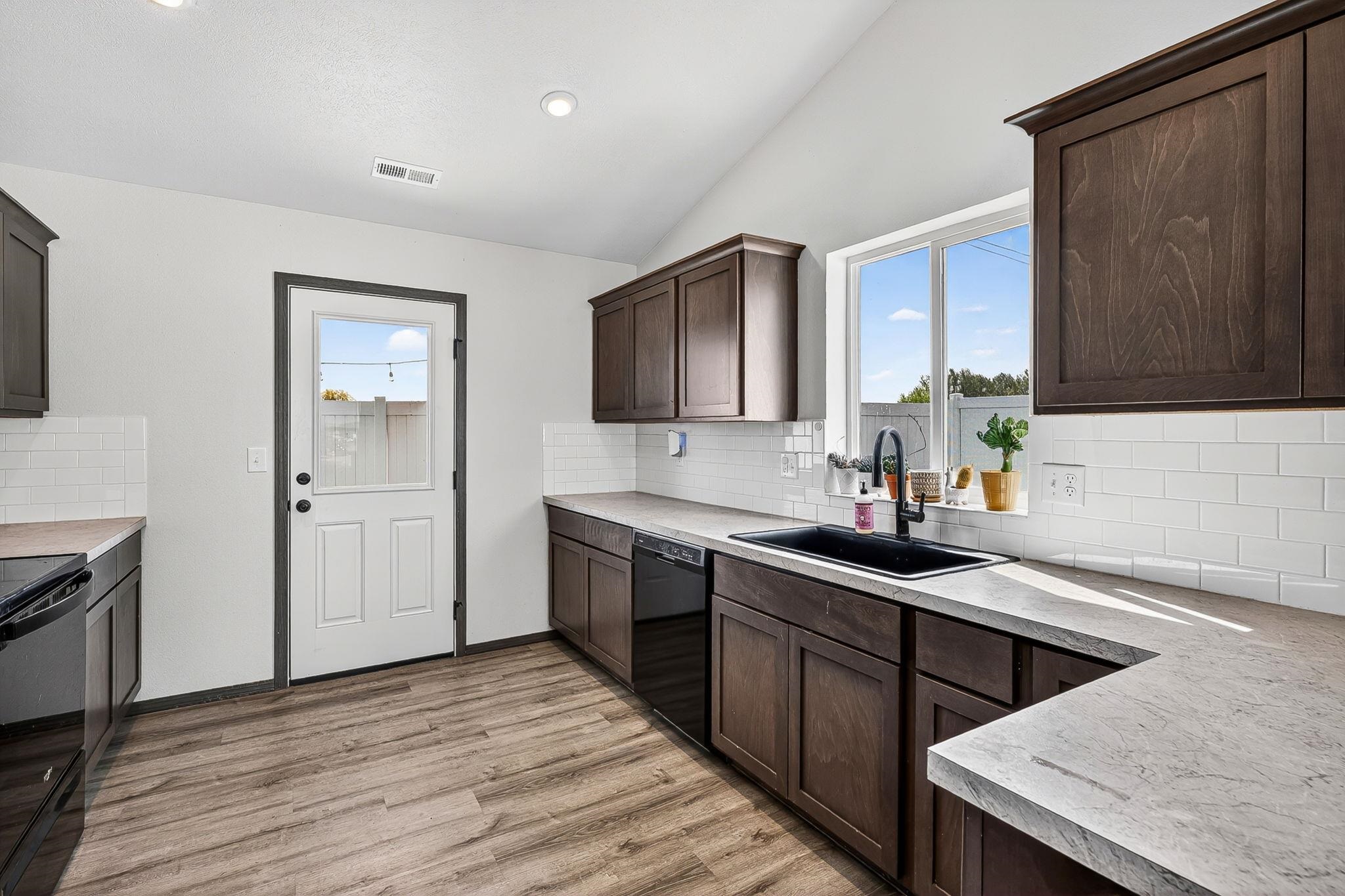 10307 W Salmonberry Rd - Photo 8