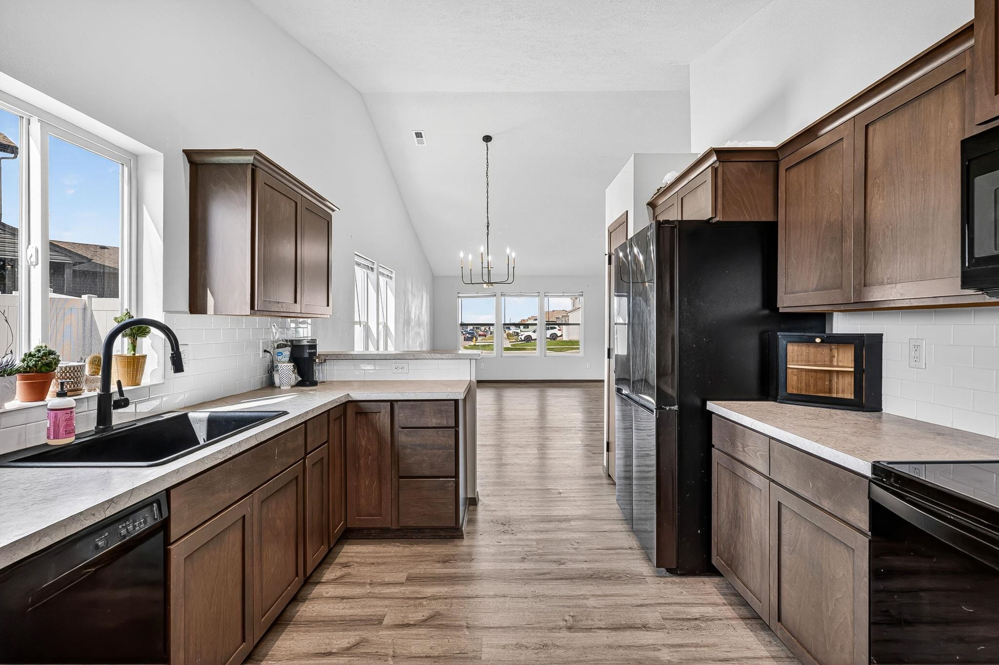 10307 W Salmonberry Rd - Photo 9