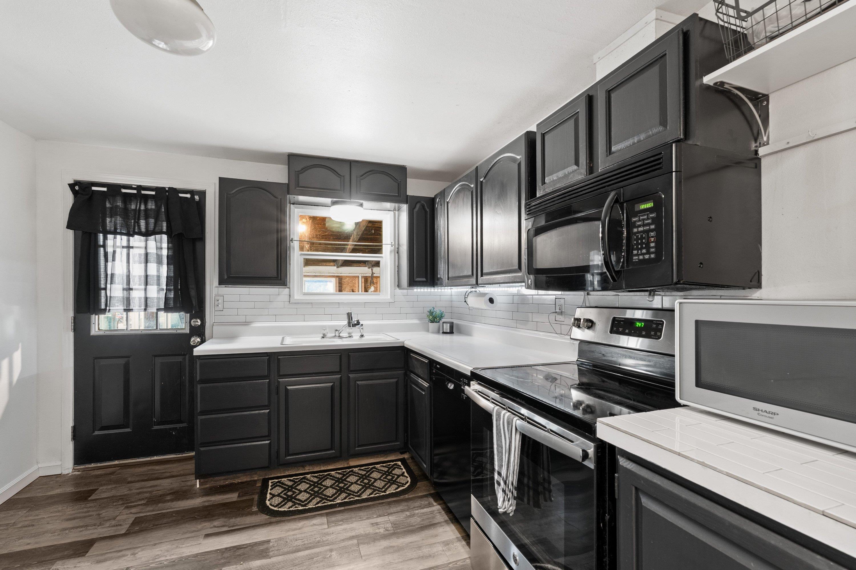 11019 E Empire Ave - Photo 12